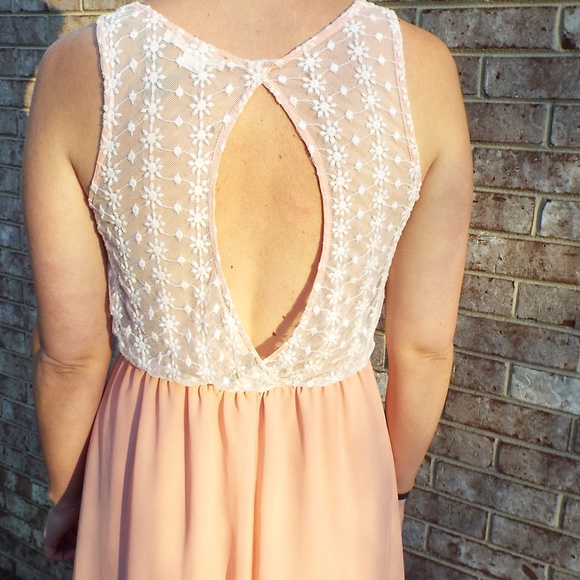 Double Zero Peach and Cream Maxi Dress - Picture 3 of 4